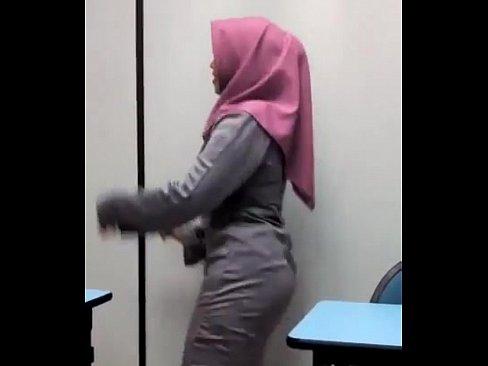 Sienna reccomend hijab teacher