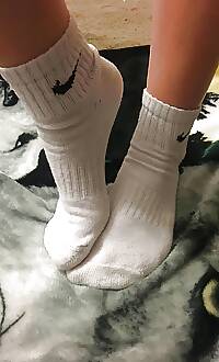 Earthshine reccomend socks tease