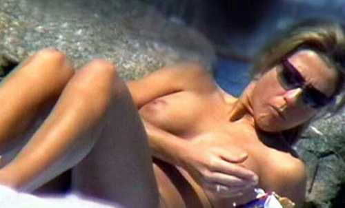 Aniston jennifer nude sunbathing