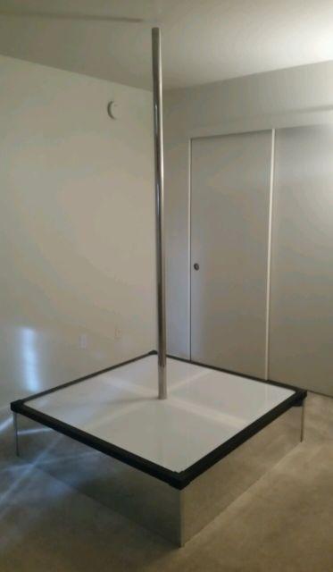 Louis-Vuitton reccomend Stripper pole with stage