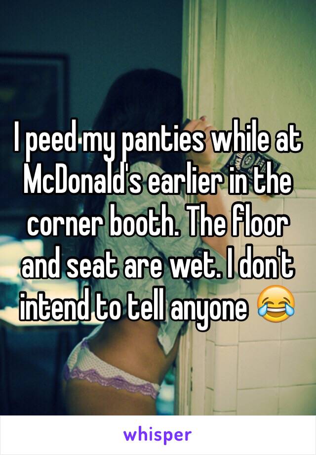 I love to piss my panties