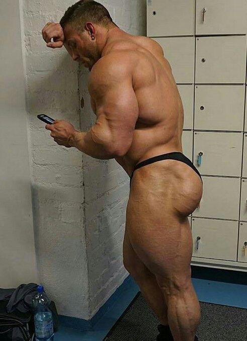 Male muscle fetish