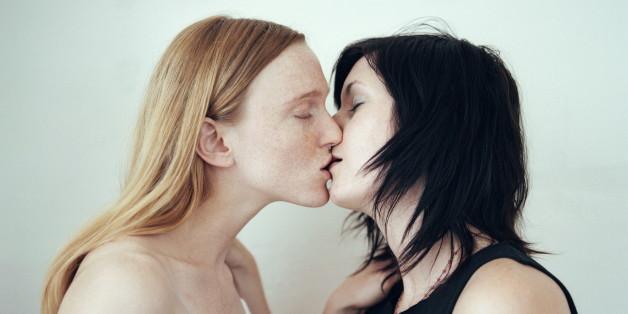 Piinkstilettos: Fems Do It Better!. Lesbian tube