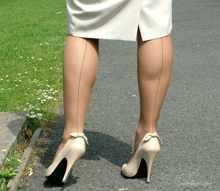 Legs in seamed pantyhose galleries